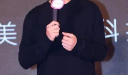 女星互撕娱乐圈吃瓜,女星互撕大战，吃瓜群众围观